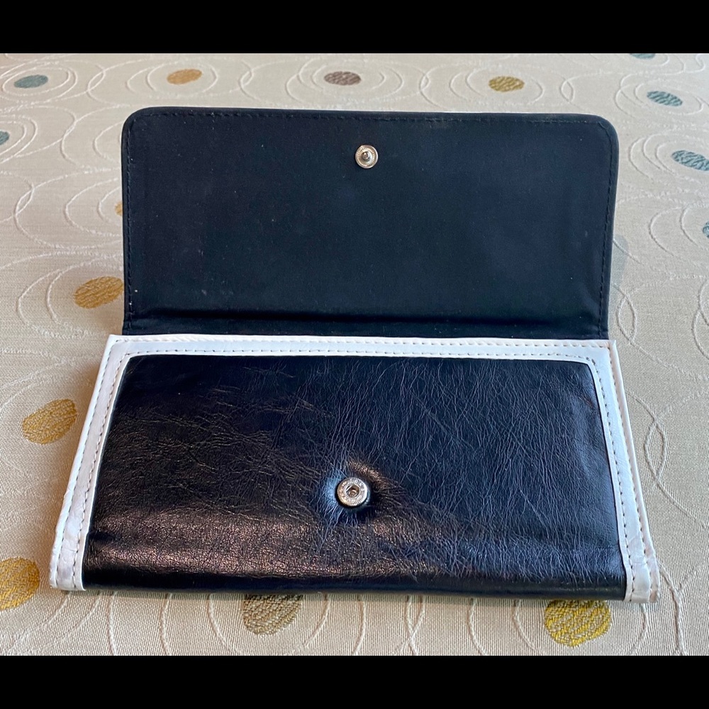 Coach Wallet - Picture 4 of 5